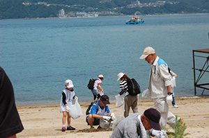 子どもたちも真剣に取り組んだ